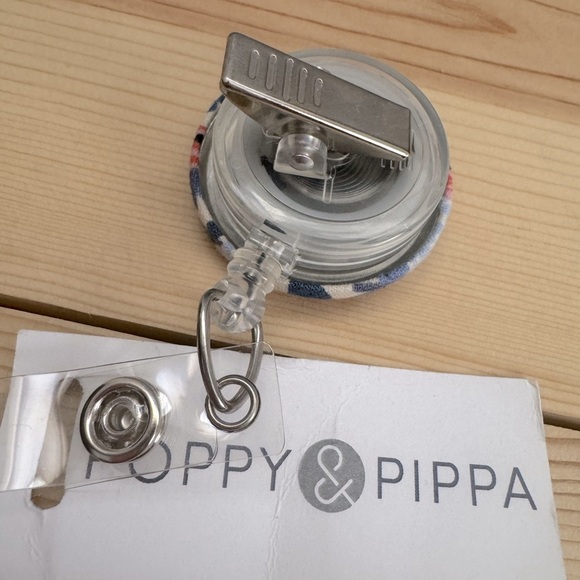 Poppy & Pippa Floral Badge Reel - Picture 3 of 4